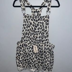 VENUS stretchy cheetah overalls with back pockets